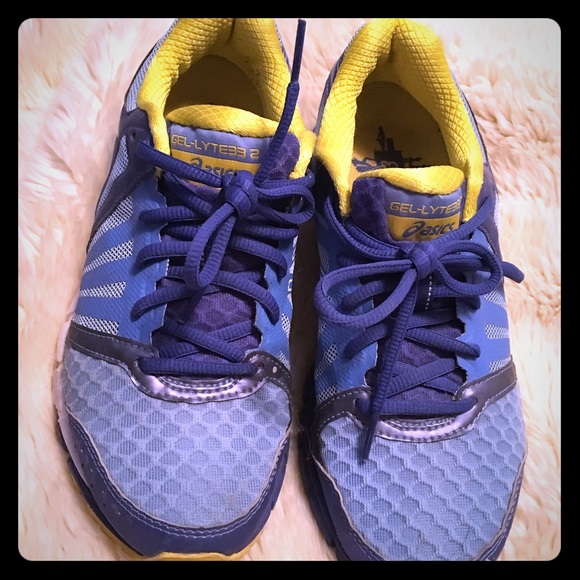 Asics 33 size 6.5 Running Shoes