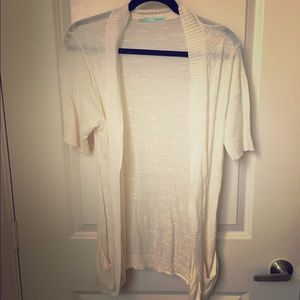 Mid sleeve cream cardigan sweater