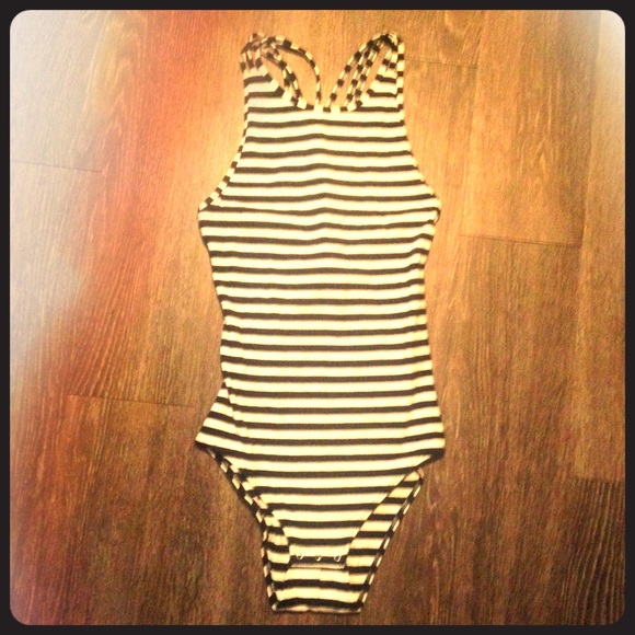 Abercrombie & Fitch body suit