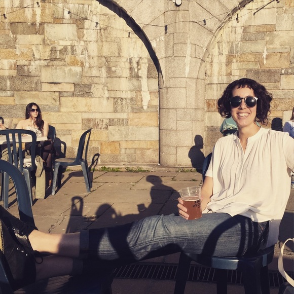 Meet your Posher, Claudia