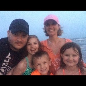 Meet your Posher, Holly