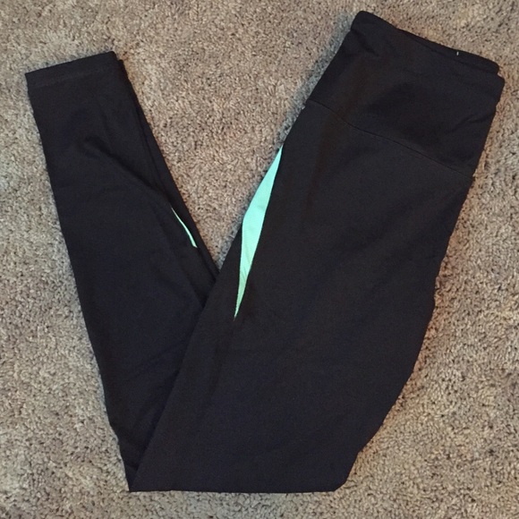 Victoria's Secret Pants - The Ultimate VSX Workout Tight