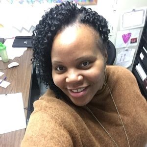 Meet your Posher, Izetta