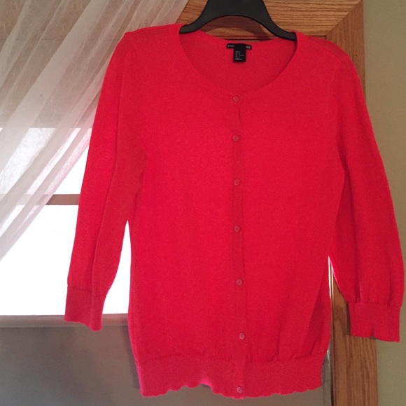 3/4 length sleeved cardigan sweater