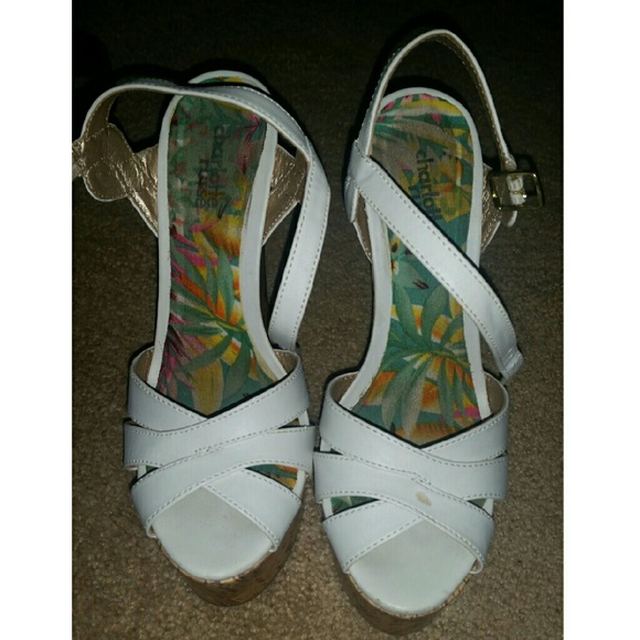 White Wedges