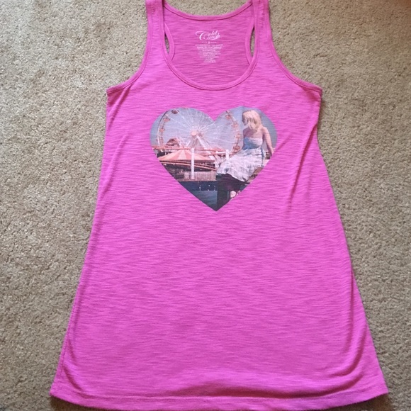 Cold Crush Tops - HEART GRAPHIC BURNOUT BASIC TANK