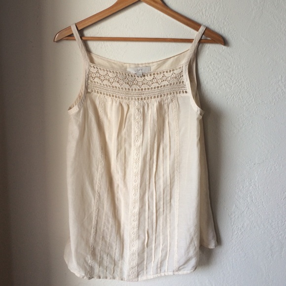 Sale 🎉Ann Taylor Loft beige lace tank - 3 for 15%