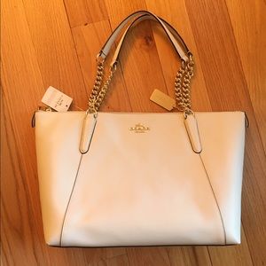 ❌FINAL PRICE❌NEWCoach Ava Chain Tote ❌FINAL PRICE❌NEWCoach Ava Chain Tote