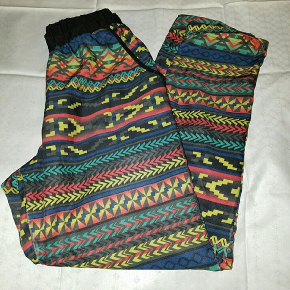 Satin Capri patterned pants
