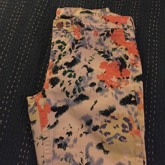 GAP floral retro inspired spring pants.