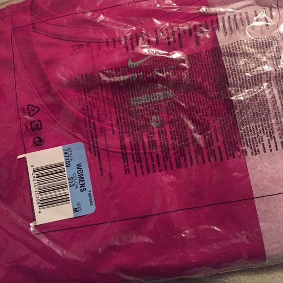 Brand new in package Nike tech Tee