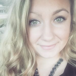 Meet your Posher, Alexia