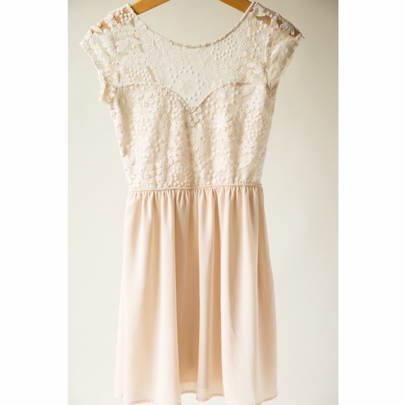 Cream Colored Dress with Lace Top - Picture 3 of 5