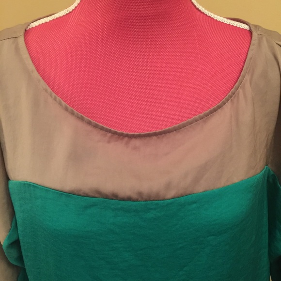 Banana Republic top slit sleeves