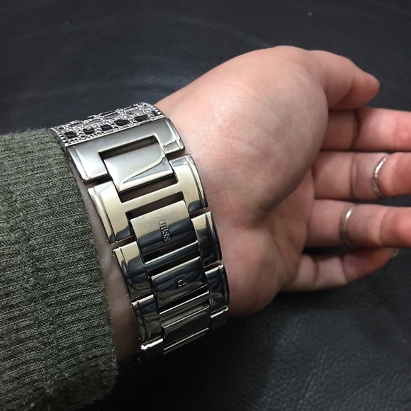 Guess watch - Picture 3 of 3