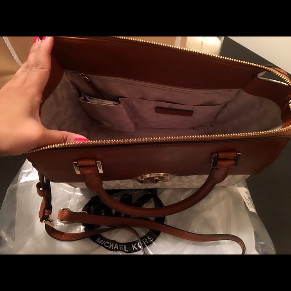 💥SOLD💥Auth NWT MK Vanilla Lg Satchel - Picture 3 of 4
