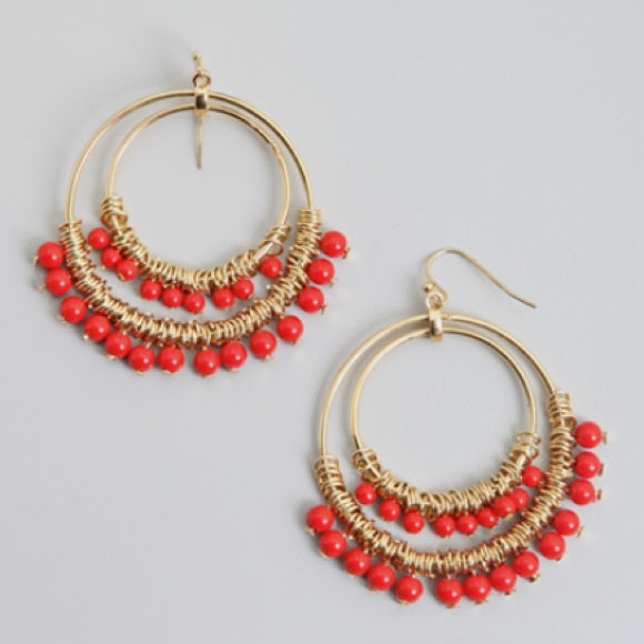 ❤️HOST PICK❤️ Red beaded hoop earrings - Picture 2 of 4