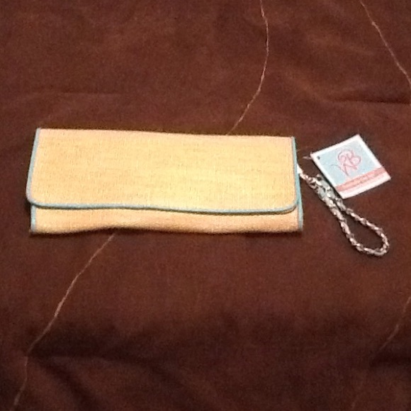 Straw weave clutch