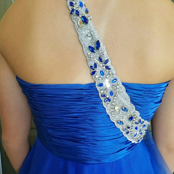 Dress - Picture 3 of 3