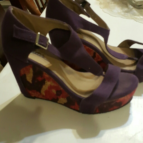 Verry volatile Shoes