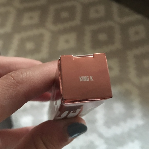 Kylie Jenner lip kit. King K metallic lipstick - Picture 3 of 3