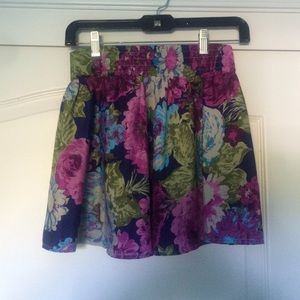 NEVER WORN BEFOFE. floral dress skirt