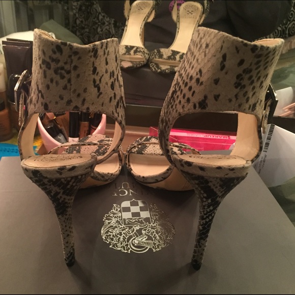 SALE!!! Vince Camuto "Tarma" - Picture 2 of 4