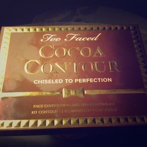 Too Faced Cocoa Contour Kit.