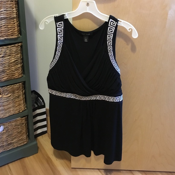 White House black market top