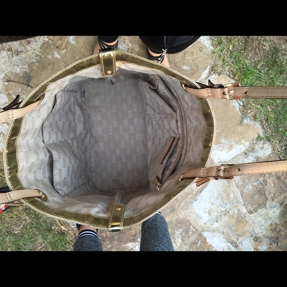 Michael Kors Purse & Wallet - Picture 2 of 4