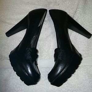 1New GUESS Super Sexy Oxford Heels