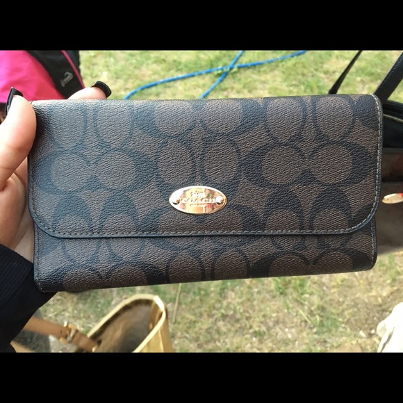 Coach Wallet & Purse - Picture 3 of 4