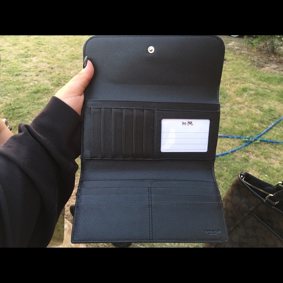Coach Wallet & Purse - Picture 4 of 4