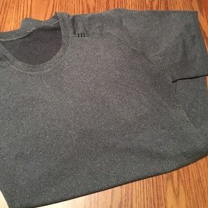 Men's lululemon tee