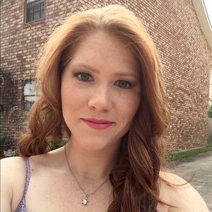 Meet your Posher, Caitlyn