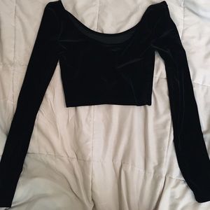 Long sleeve velvet crop top