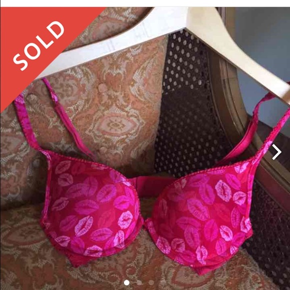 Victoria's Secret Hearts Bra