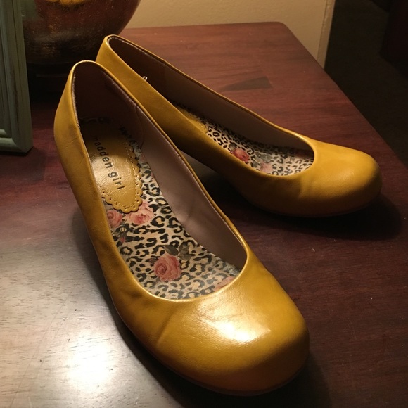 Vintage yellow heel - Picture 2 of 3
