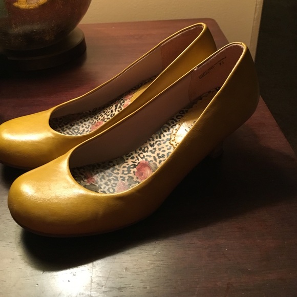 Vintage yellow heel - Picture 3 of 3