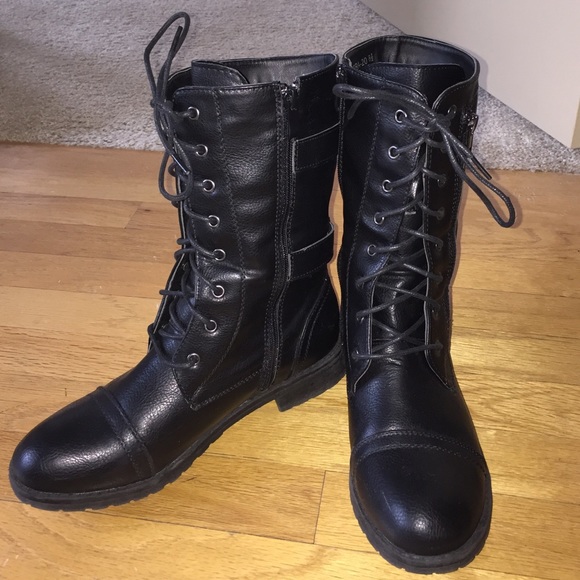 Black lace up boot