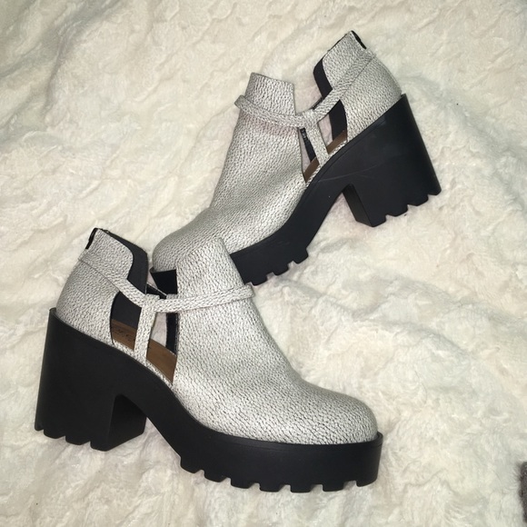 Shoe Cult by Nasty Gal Cutout Bootie
