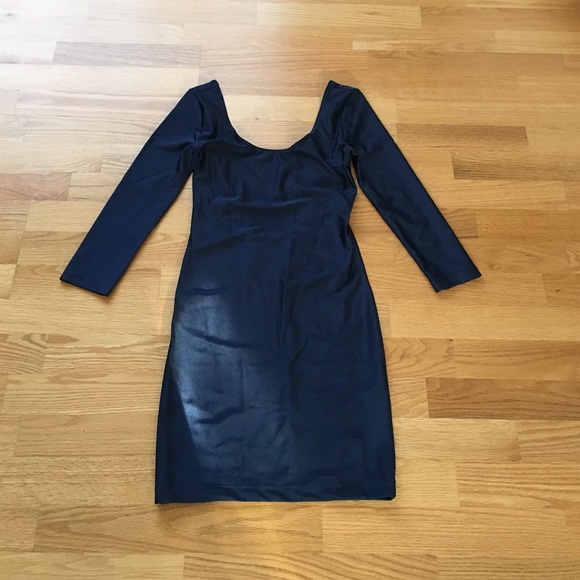 Forever 21 Dresses & Skirts - Super cute navy blue dress. Size small