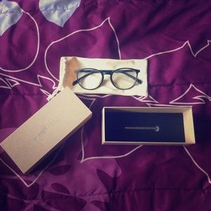 Never been used fashion eyeglass (100% new) 00.00