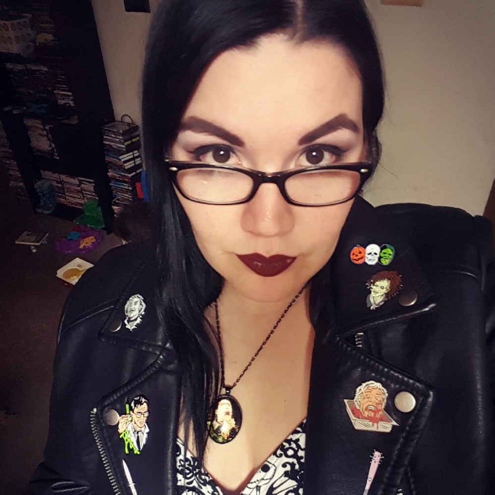 Meet your seller/buyer!!           Eyeball Queen!!