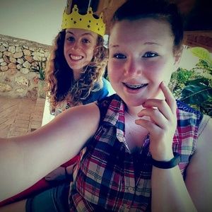 Meet your Posher, Joelle