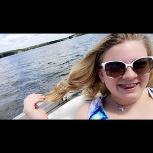 Meet your Posher, Leah