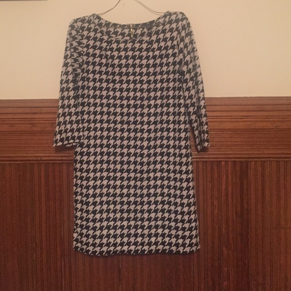 Houndstooth print 3/4 length sleeve shift dress