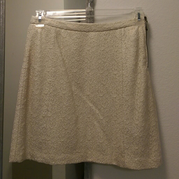 Vince Camuto size two skirt