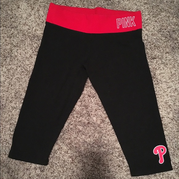 VS Pink Phillies leggings 😍
