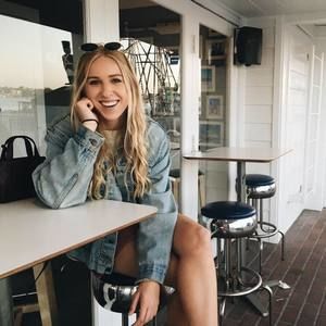 Meet your Posher, Julia